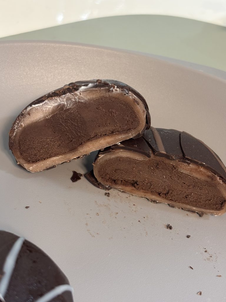 Chocolate-coated Korean rice cake from Yeosu Bomnalen